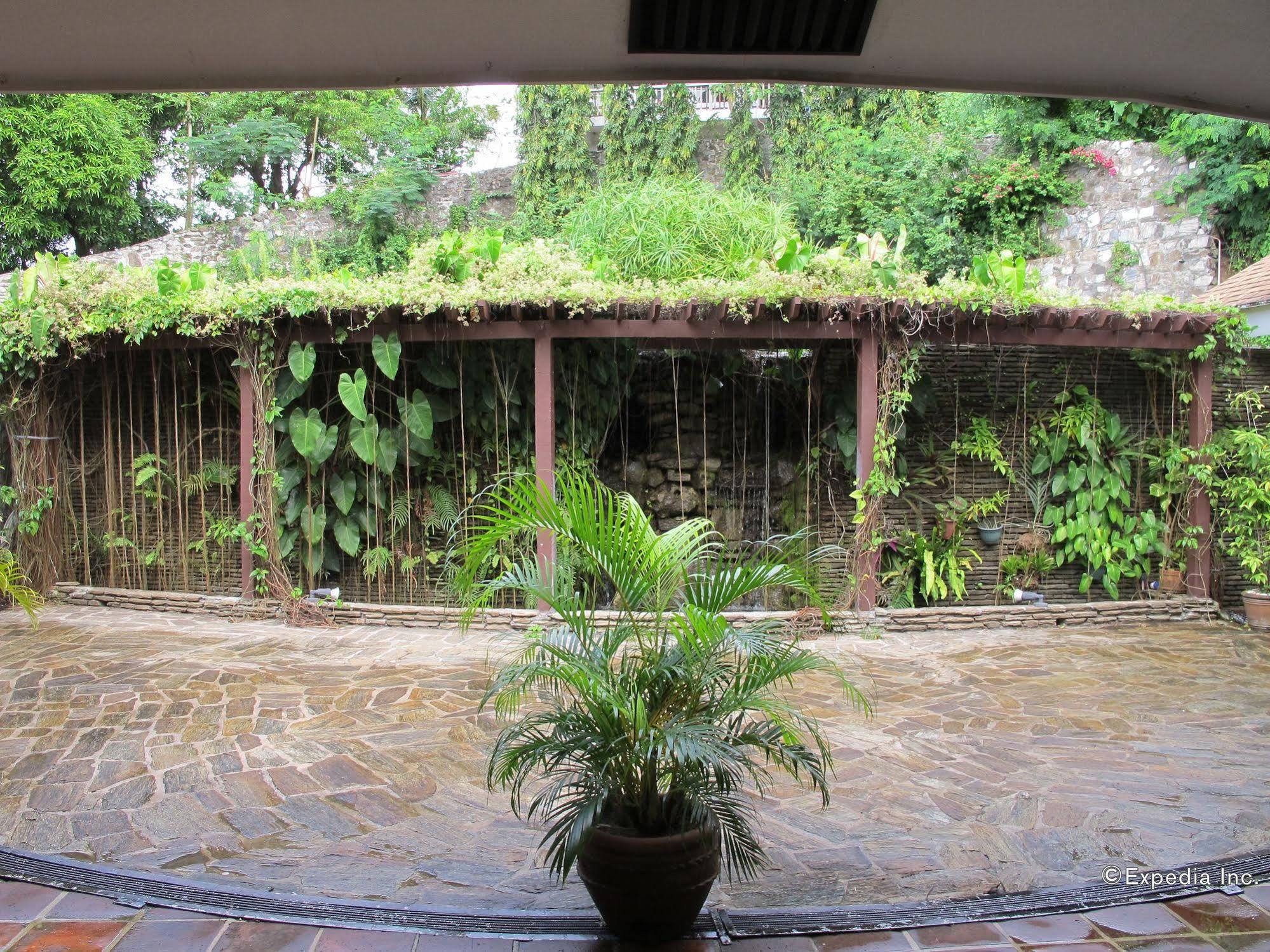Utopia Resort & Spa Puerto Galera Kültér fotó