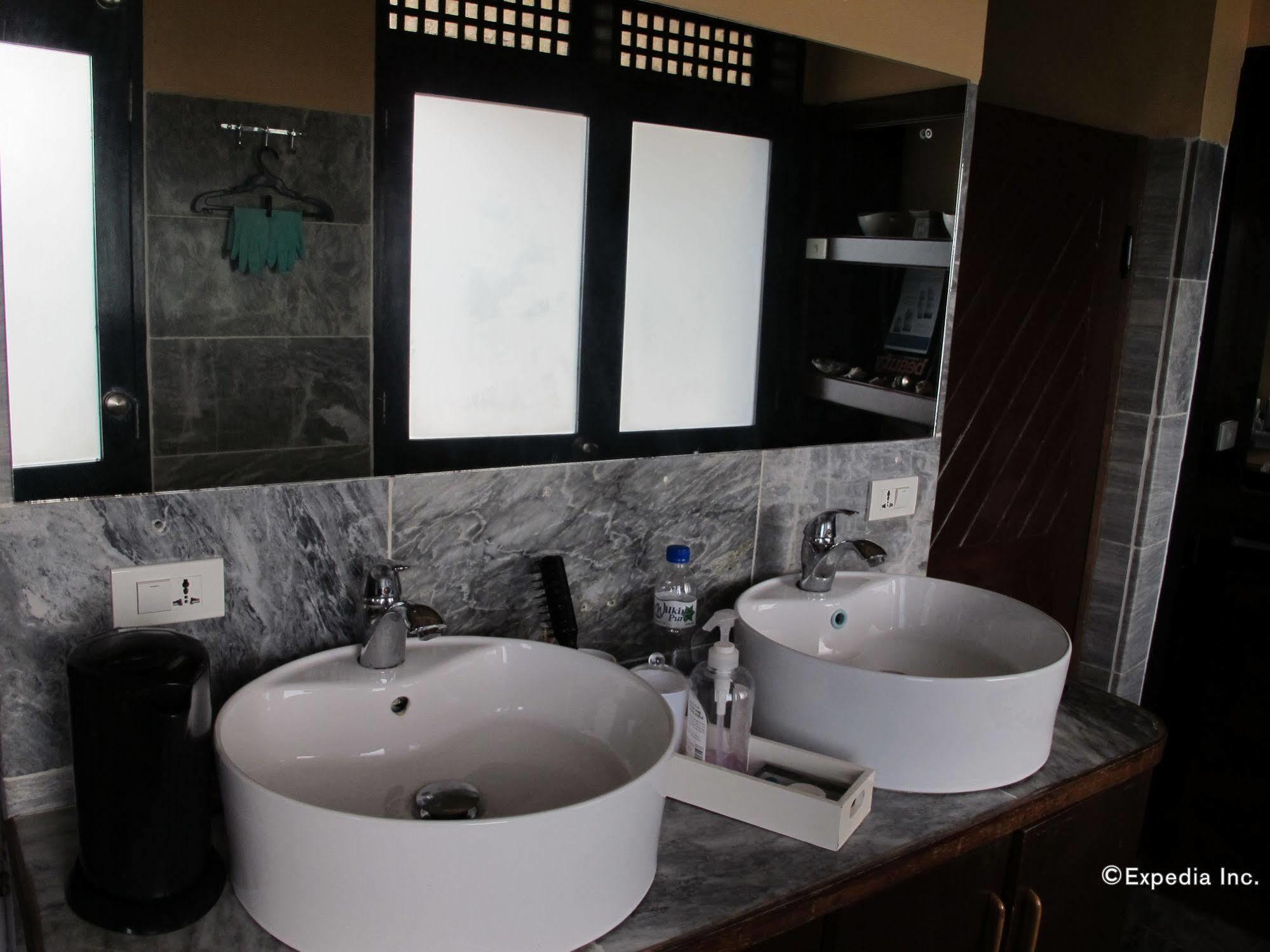 Utopia Resort & Spa Puerto Galera Kültér fotó