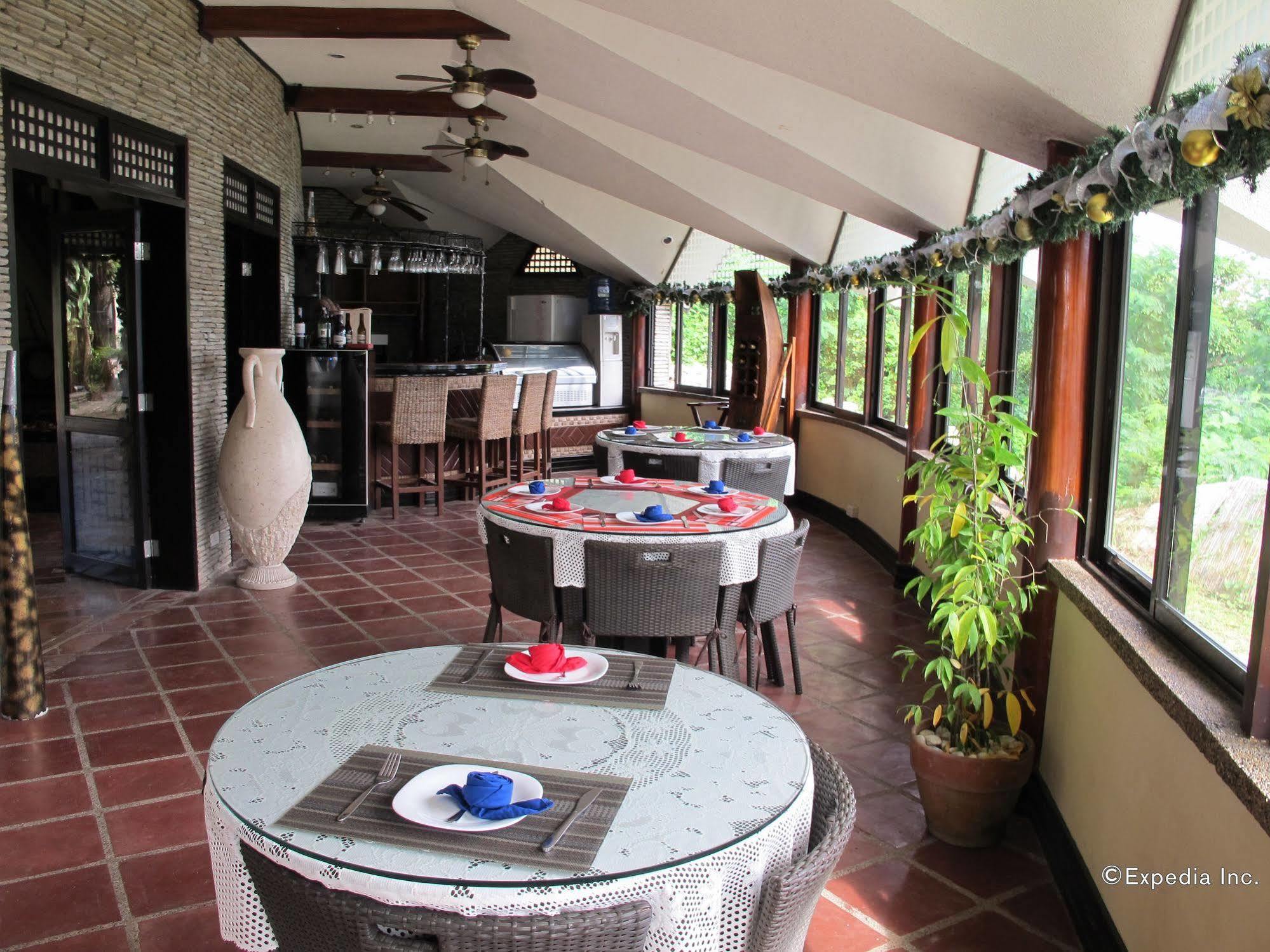 Utopia Resort & Spa Puerto Galera Kültér fotó